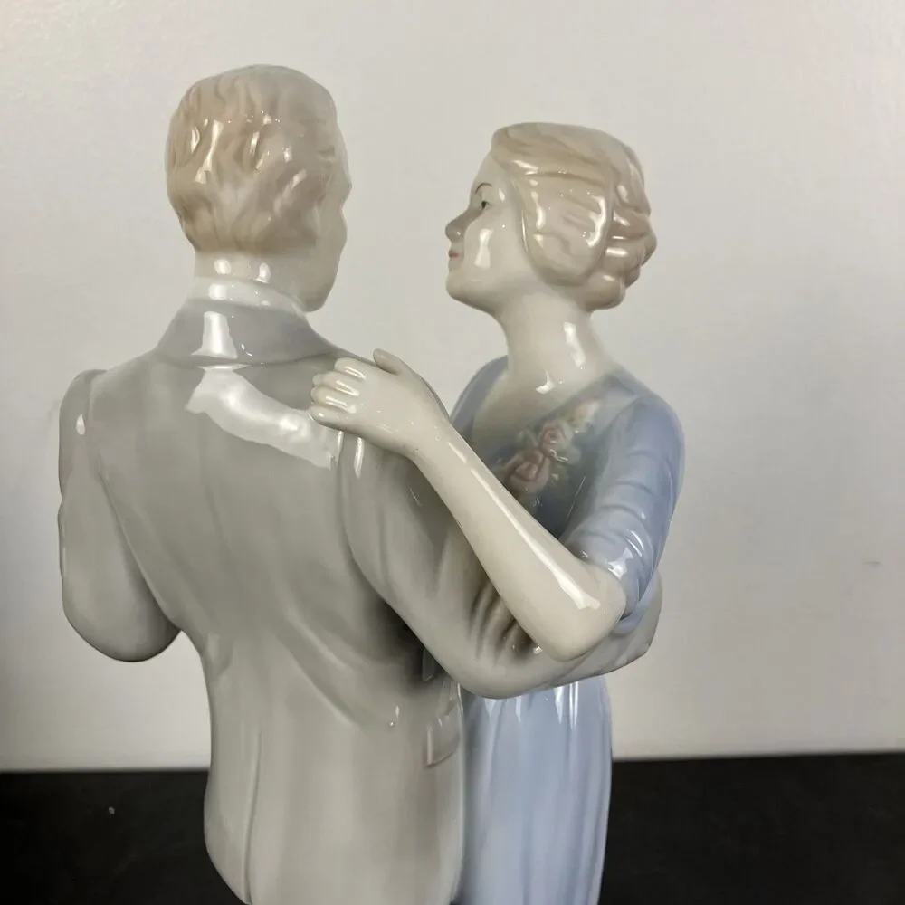 Porcelain Dancing Couple Figurine Wedding Cake Topper Romantic Vintage Decor HTF